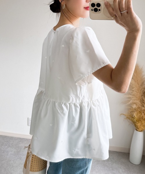 &. NOSTALGIA（アンドドットノスタルジア）の「【ZOZO限定】ハート刺繍ペプラムブラウス（シャツ/ブラウス・レディース・ブラック/オフホワイト・M）」の11枚目の写真