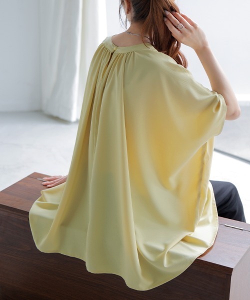 HUG.U(ハグユー)の「シワになりにくい ギャザーブラウス(シャツ/ブラウス・レディース・グレイッシュベージュ/ブラック/ライトブルー/ホワイト/レモンイエロー・FREE)」の22枚目の写真