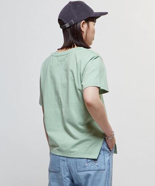 CONVERSE TOKYO（コンバーストウキョウ）の「ASYMMETRY EMBROIDERY LOGO TEE（Tシャツ/カットソー・レディース・ミント/チャコールグレー/ホワイト・FREE）」の12枚目の写真
