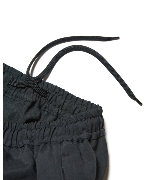 SOPHNET.(ソフネット)の「HOLLOW TUSSAH WIDE-FIT JOGGER PANTS(その他パンツ・メンズ・ブラック/セージグリーン・1/2/4/3)」の6枚目の写真