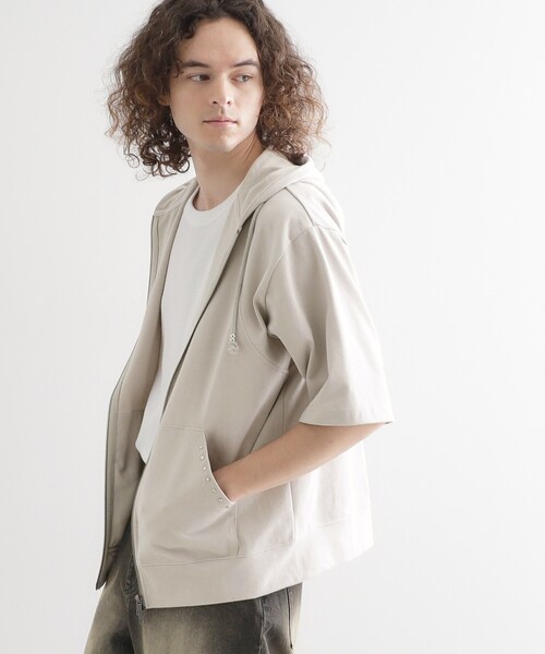 tk.TAKEO KIKUCHI（ティーケータケオキクチ）の「スタッズ ダブルZIPパーカ（パーカー・メンズ・ライトグレー/ブラック・03/02/01）」の4枚目の写真