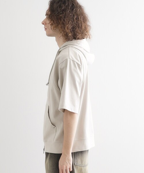 tk.TAKEO KIKUCHI（ティーケータケオキクチ）の「スタッズ ダブルZIPパーカ（パーカー・メンズ・ライトグレー/ブラック・03/02/01）」の13枚目の写真