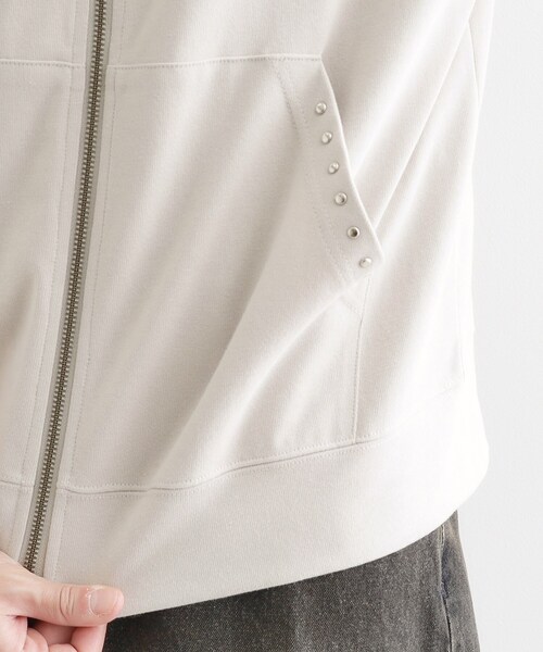 tk.TAKEO KIKUCHI（ティーケータケオキクチ）の「スタッズ ダブルZIPパーカ（パーカー・メンズ・ライトグレー/ブラック・03/02/01）」の18枚目の写真