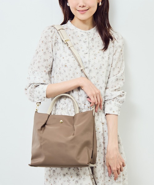 Legato Largo(レガートラルゴ)の「【Legato Largo/レガートラルゴ】肩楽ショルダーバッグ(ショルダーバッグ・レディース・ブラウン系その他3/ネイビー/ブラック/グレー・FREE)」の3枚目の写真