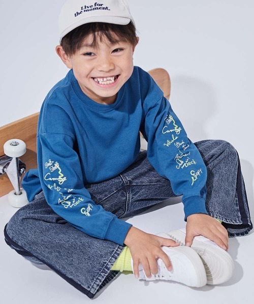 devirock（デビロック）の「綿100％ デビラボ BIGシルエット 袖プリント袖リブ 長袖Tシャツ（Tシャツ/カットソー・キッズ・ブラック系その他/ブラック系その他3/ブラック系その他5/ベージュ系その他3/ブラック系その他2/グレー系その他/イエロー系その他/ベージュ系その他/ブラック系その他4/ベージュ系その他2/ブラック系その他6/ベージュ系その他4/ブルー系その他・90cm/100cm/110cm/120cm/130cm/140cm/150cm/160cm）」の12枚目の写真