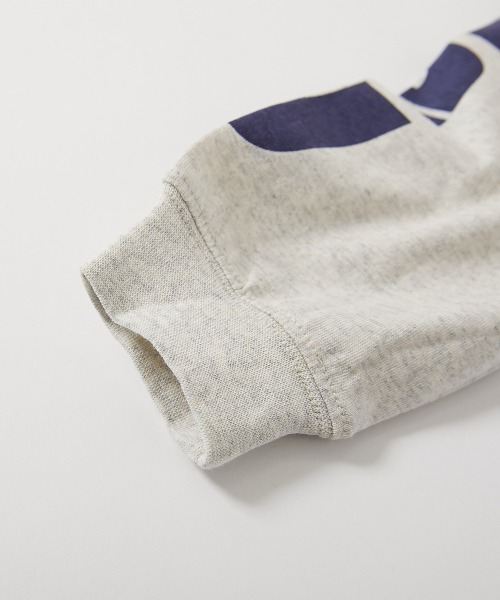 devirock（デビロック）の「綿100％ デビラボ BIGシルエット 袖プリント袖リブ 長袖Tシャツ（Tシャツ/カットソー・キッズ・ブラック系その他/ブラック系その他3/ブラック系その他5/ベージュ系その他3/ブラック系その他2/グレー系その他/イエロー系その他/ベージュ系その他/ブラック系その他4/ベージュ系その他2/ブラック系その他6/ベージュ系その他4/ブルー系その他・90cm/100cm/110cm/120cm/130cm/140cm/150cm/160cm）」の18枚目の写真