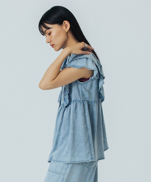 ROSE BUD(ローズバッド)の「LIGHT OZ DENIM FRILL BLOUSE(シャツ/ブラウス・レディース・ブラック/ブルー・ONE SIZE)」の19枚目の写真
