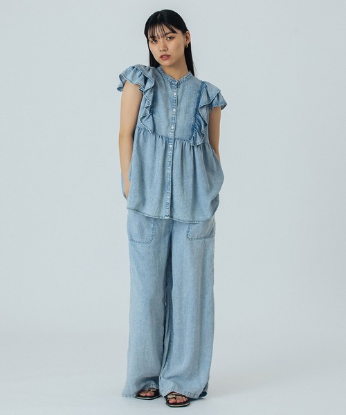 ROSE BUD(ローズバッド)の「LIGHT OZ DENIM FRILL BLOUSE(シャツ/ブラウス・レディース・ブラック/ブルー・ONE SIZE)」の12枚目の写真