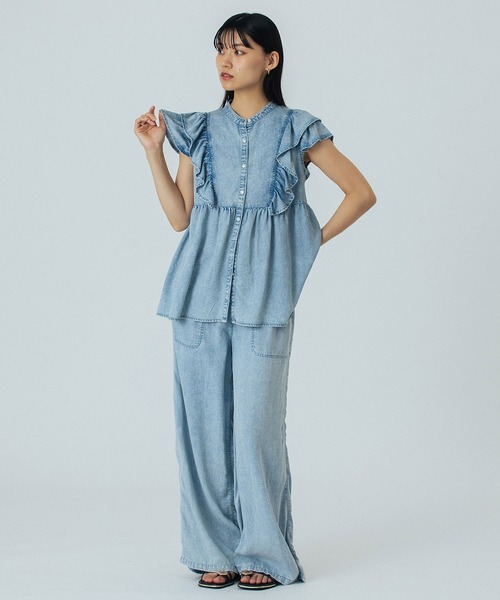ROSE BUD(ローズバッド)の「LIGHT OZ DENIM FRILL BLOUSE(シャツ/ブラウス・レディース・ブラック/ブルー・ONE SIZE)」の11枚目の写真