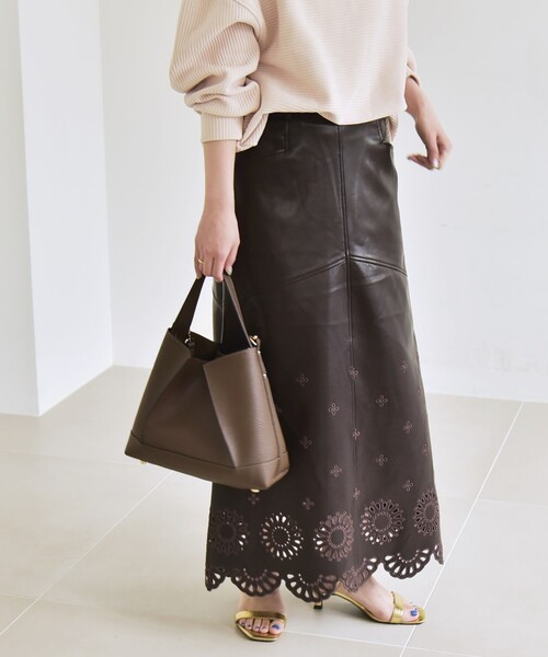 カランシエル（quaranciel）/quaranciel: フラワー 刺繍 バック スリット ロング スカート セール】quaranciel: フラワー 刺繍 バック スリット ロング スカート