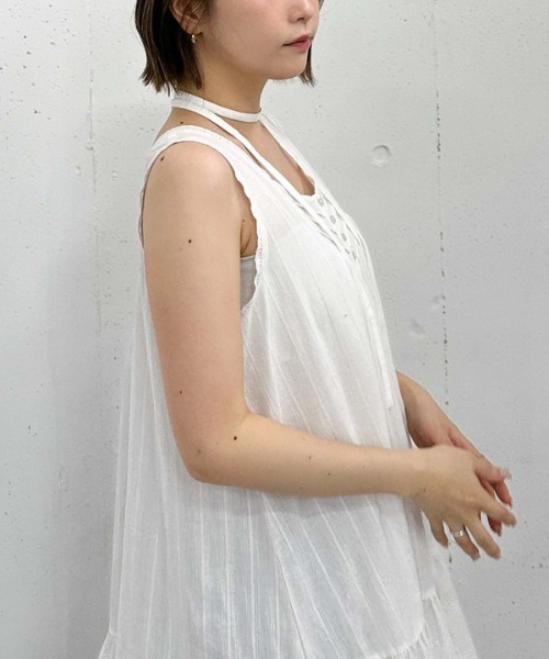 archives（アルシーヴ）の「スカラップコットンレースノースリミニワンピース（ワンピース・レディース・オフホワイト/ブラック・MEDIUM）」の21枚目の写真