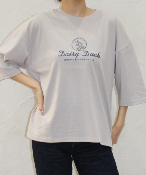 Disney(ディズニー)の「【DISNEY/ディズニー】プリント7分袖WIDEシルエットTシャツ ミッキー/ミニー/ドナルド/デイジー(Tシャツ/カットソー・レディース・ライトピンク/ライトグレー/マスタード/ミント・MEDIUM/LARGE)」の2枚目の写真