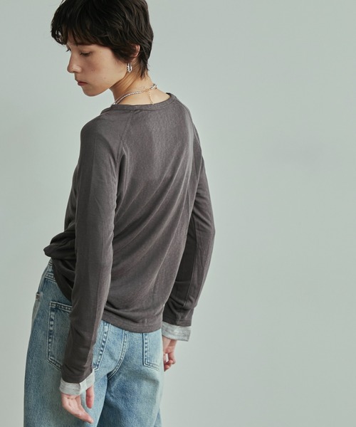 LOSCa（ロスカ）の「ラグランシアーロングT（Tシャツ/カットソー・レディース・チャコールグレー/グレー/ブラック/アイボリー・FREE）」の9枚目の写真
