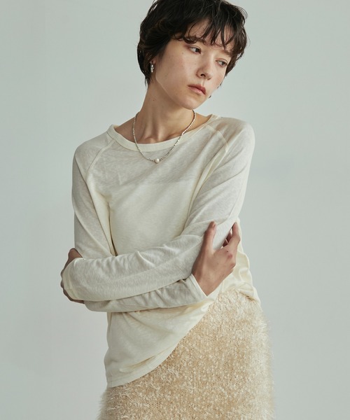 LOSCa（ロスカ）の「ラグランシアーロングT（Tシャツ/カットソー・レディース・チャコールグレー/グレー/ブラック/アイボリー・FREE）」の18枚目の写真