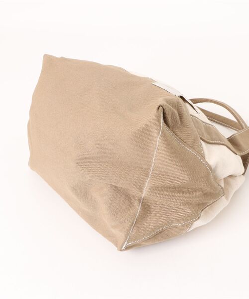 adidas（アディダス）の「《adidas》ｳｨﾒﾝｽﾞ ｷｬﾝﾊﾞｽﾄｰﾄ（トートバッグ・レディース・ホワイト×ブラウン/ホワイト×ブルー・フリー）」の4枚目の写真