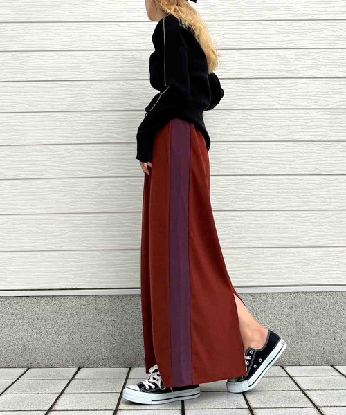 Q（キュー）の「ジョーゼットサイドラインスカート（スカート・レディース・テラコッタ/ブラック・MEDIUM）」の8枚目の写真