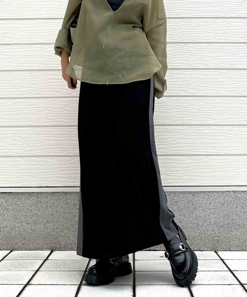 Q（キュー）の「ジョーゼットサイドラインスカート（スカート・レディース・テラコッタ/ブラック・MEDIUM）」の18枚目の写真