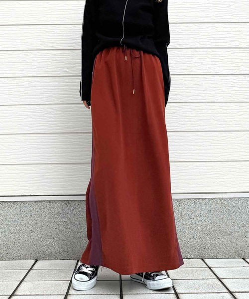 Q（キュー）の「ジョーゼットサイドラインスカート（スカート・レディース・テラコッタ/ブラック・MEDIUM）」の16枚目の写真