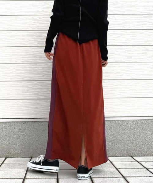 Q（キュー）の「ジョーゼットサイドラインスカート（スカート・レディース・テラコッタ/ブラック・MEDIUM）」の17枚目の写真