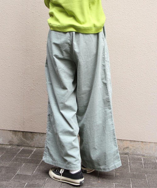MEYAME（メヤメ）の「MEYAME/メヤメ　コーデュロイサイドラインワイドパンツ　CORDUROY SIDE LINE WODE PANTS（その他パンツ・レディース・グリーン/ピンク・1/0）」の3枚目の写真