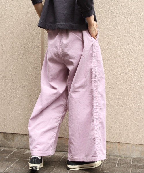 MEYAME（メヤメ）の「MEYAME/メヤメ　コーデュロイサイドラインワイドパンツ　CORDUROY SIDE LINE WODE PANTS（その他パンツ・レディース・グリーン/ピンク・1/0）」の11枚目の写真