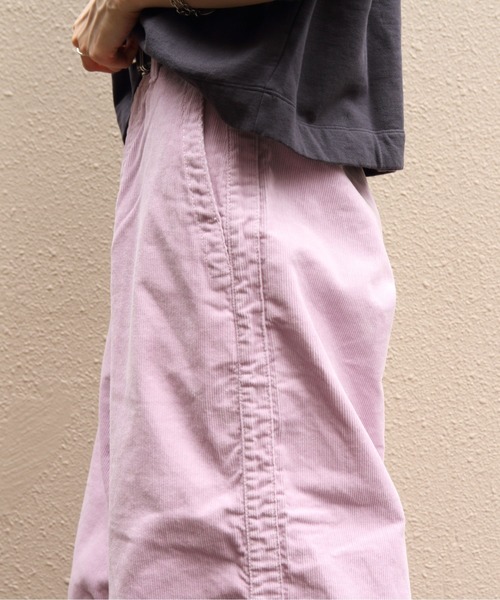 MEYAME（メヤメ）の「MEYAME/メヤメ　コーデュロイサイドラインワイドパンツ　CORDUROY SIDE LINE WODE PANTS（その他パンツ・レディース・グリーン/ピンク・1/0）」の16枚目の写真