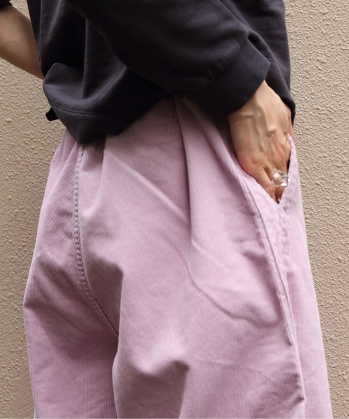 MEYAME（メヤメ）の「MEYAME/メヤメ　コーデュロイサイドラインワイドパンツ　CORDUROY SIDE LINE WODE PANTS（その他パンツ・レディース・グリーン/ピンク・1/0）」の18枚目の写真