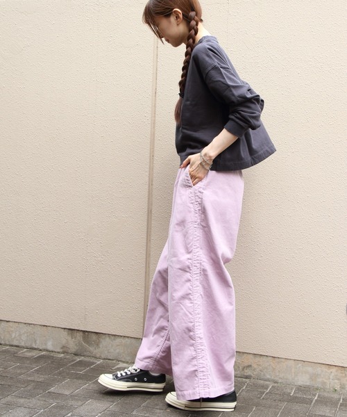 MEYAME（メヤメ）の「MEYAME/メヤメ　コーデュロイサイドラインワイドパンツ　CORDUROY SIDE LINE WODE PANTS（その他パンツ・レディース・グリーン/ピンク・1/0）」の14枚目の写真