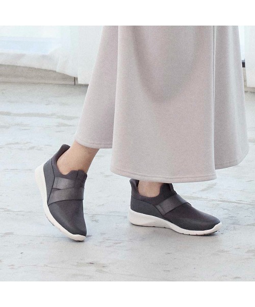 ing（イング）の「【レイン対応】スマートステップ イージーフィットスニーカー（スニーカー・レディース・ブラック/グレー・M/L/LL/S）」の9枚目の写真