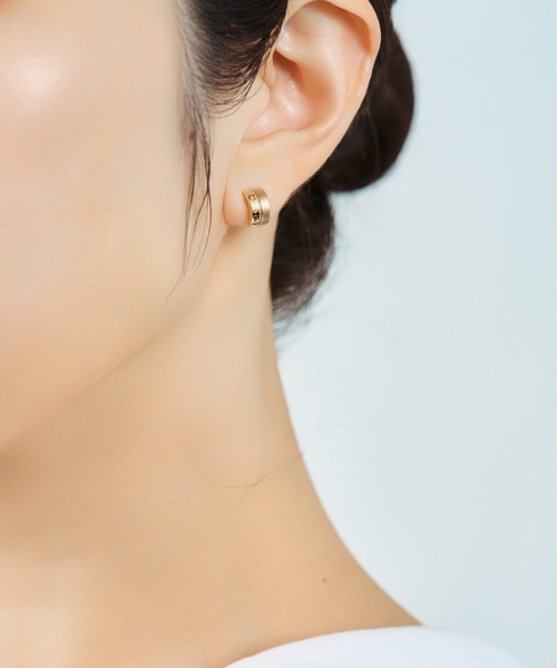 Jewel closet by L&Co.(ジュエルクローゼットバイエルアンドコー)の「K10 ピアス(ピアス(両耳用)・レディース・イエローゴールド・FREE)」の4枚目の写真