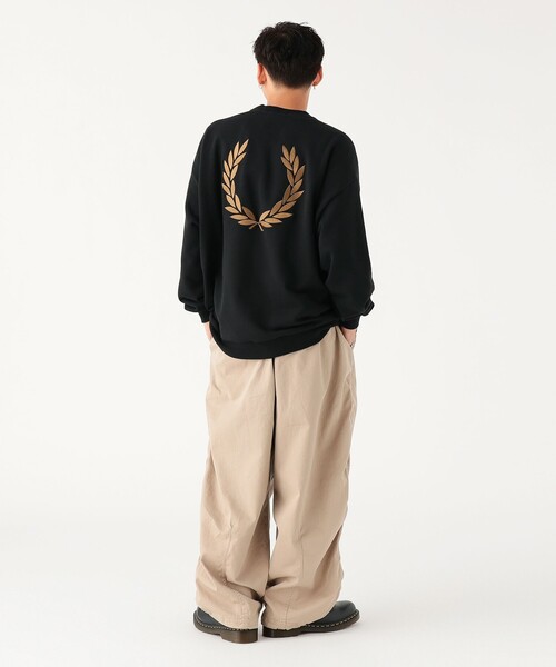 【別注】FRED PERRY × BEAMS / エンブロイダリー クルーネック 別注】FRED PERRY / エンブロイダリー クルーネック スウェット