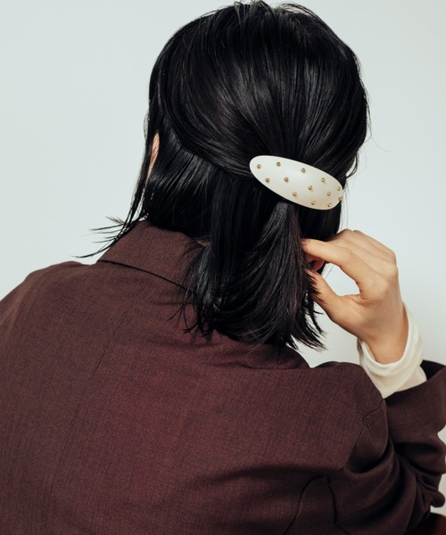 Shelly island（シェリーアイランド）の「ダエンボリュームワイドヘアクリップ（バレッタ/ヘアクリップ・レディース・ホワイト/ブラック/ブラウン・FREE）」の2枚目の写真