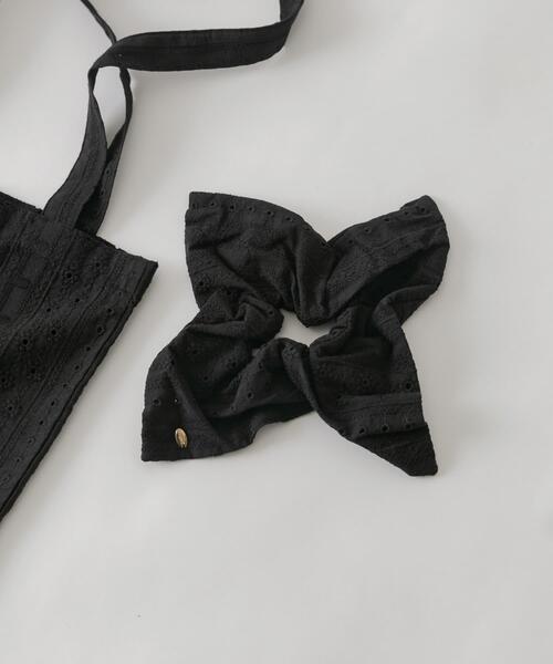 SMELLY(スメリー)の「コットンレーススクエアシュシュ(ヘアゴム・レディース・ブラック・-)」の1枚目の写真