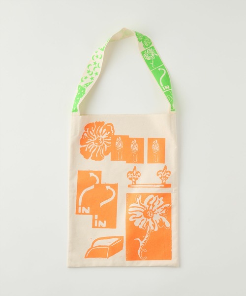 ESTNATION(エストネーション)の「ESTNATION / プリント トートバッグ《ESTNATION EXCLUSIVE》(トートバッグ・レディース・オフホワイト/ブラウン・FREE)」の3枚目の写真