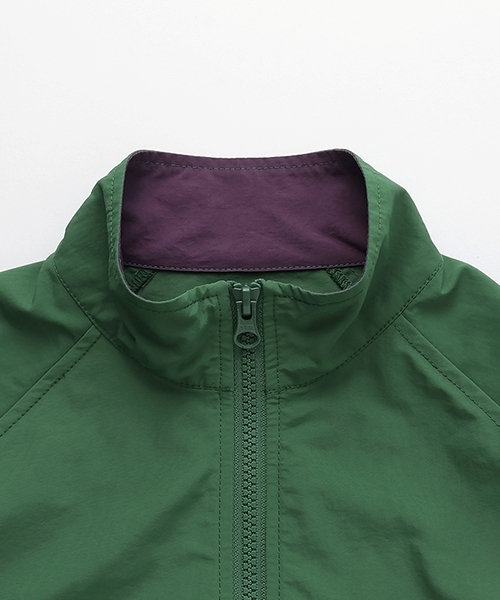 b・ROOM（ビールーム）の「ビッグシルエットバイカラーウィンドブレーカー（ブルゾン・キッズ・ブラック/モスグリーン/グレイッシュベージュ・100cm/120cm/110cm/150cm/130cm/140cm）」の8枚目の写真
