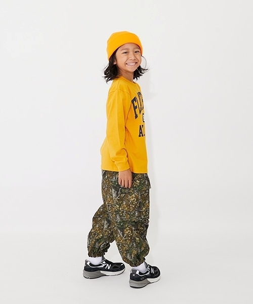 GLAZOS（グラソス）の「【SKIT0LY】【プチプラ】フロントカレッジロゴ長袖Tシャツ（Tシャツ/カットソー・キッズ・イエロー/ブラック/ブルー/ブラウン/ホワイト/グリーン/ネイビー/オレンジ・130cm/110cm/100cm/140cm/120cm）」の21枚目の写真