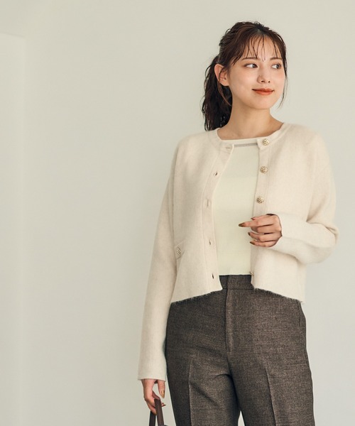 12Twelve Agenda(トゥエルブ アジェンダ)の「ラクーン混袖口配色ニットジャケット(カーディガン/ボレロ・レディース・ネイビー/ピンク/アイボリー・M)」の4枚目の写真