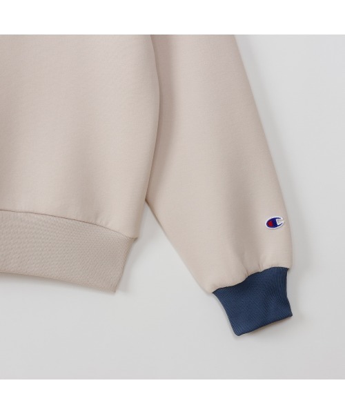 Champion(チャンピオン)の「チャンピオン CREW NECK SWEATSHIRT_(スウェット・レディース・ホワイト/ネイビー・M/L)」の4枚目の写真