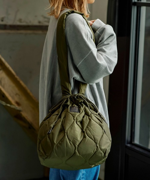 TAION(タイオン)の「TAION MILITARY DOWN SHOULDER BAG TAION-SB01ML-1(ショルダーバッグ・メンズ・タン/ブラック/ダークオリーブ・ONE SIZE)」の3枚目の写真