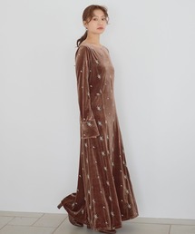 Andemiu | ベロアシシュウロングワンピース603877(ワンピース)