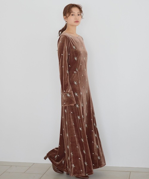 ベロアシシュウロングワンピース603877（ワンピース）｜Andemiu