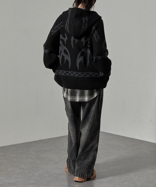 Alfred Alex（アルフレッドアレックス）の「【Alfred Alex】トライバル ローゲージ オーバーサイズ ジップアップ カウチンニットパーカー（パーカー・メンズ・グレー/ワイン/ブラック・L/M）」の9枚目の写真