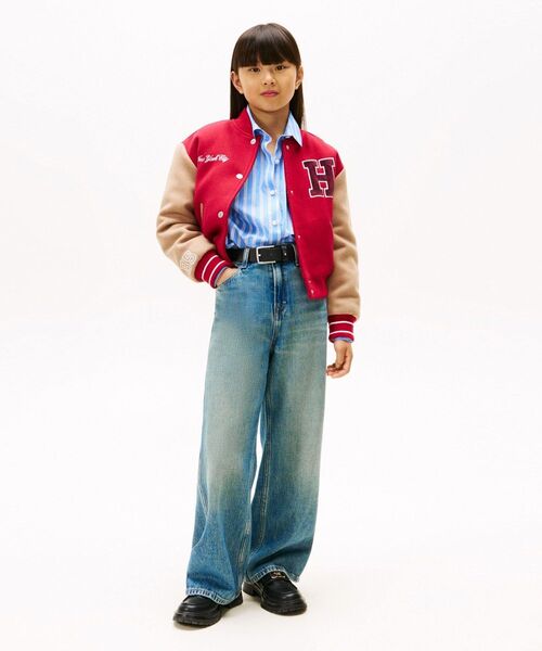 TOMMY HILFIGER（トミーヒルフィガー）の「GIRLS メイベルフラッグヴィンテージジーンズ（デニムパンツ・キッズ・ブルー・140cm/150cm/160cm/130cm）」の2枚目の写真