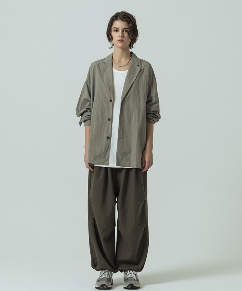 SLICK（スリック）の「【SLICK/スリック】Double Cloth Knee Tuck Over Pants/ダブルフェイスポリエステルツイルニータックパンツ/セットアップ（その他パンツ・メンズ・カーキ/ブラック/チャコールグレー・3/2/1）」の9枚目の写真