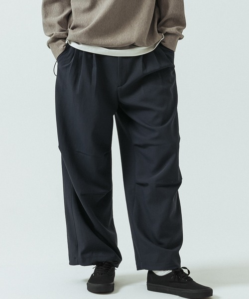 SLICK（スリック）の「【SLICK/スリック】Double Cloth Knee Tuck Over Pants/ダブルフェイスポリエステルツイルニータックパンツ/セットアップ（その他パンツ・メンズ・カーキ/ブラック/チャコールグレー・3/2/1）」の13枚目の写真