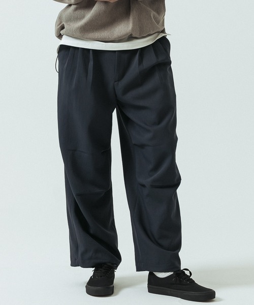 SLICK（スリック）の「【SLICK/スリック】Double Cloth Knee Tuck Over Pants/ダブルフェイスポリエステルツイルニータックパンツ/セットアップ（その他パンツ・メンズ・カーキ/ブラック/チャコールグレー・3/2/1）」の14枚目の写真
