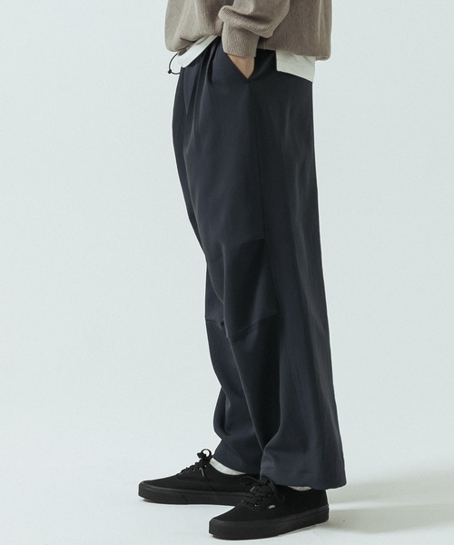SLICK（スリック）の「【SLICK/スリック】Double Cloth Knee Tuck Over Pants/ダブルフェイスポリエステルツイルニータックパンツ/セットアップ（その他パンツ・メンズ・カーキ/ブラック/チャコールグレー・3/2/1）」の15枚目の写真