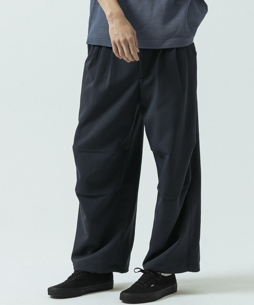 SLICK（スリック）の「【SLICK/スリック】Double Cloth Knee Tuck Over Pants/ダブルフェイスポリエステルツイルニータックパンツ/セットアップ（その他パンツ・メンズ・カーキ/ブラック/チャコールグレー・3/2/1）」の18枚目の写真