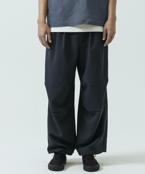 SLICK（スリック）の「【SLICK/スリック】Double Cloth Knee Tuck Over Pants/ダブルフェイスポリエステルツイルニータックパンツ/セットアップ（その他パンツ・メンズ・カーキ/ブラック/チャコールグレー・3/2/1）」の19枚目の写真