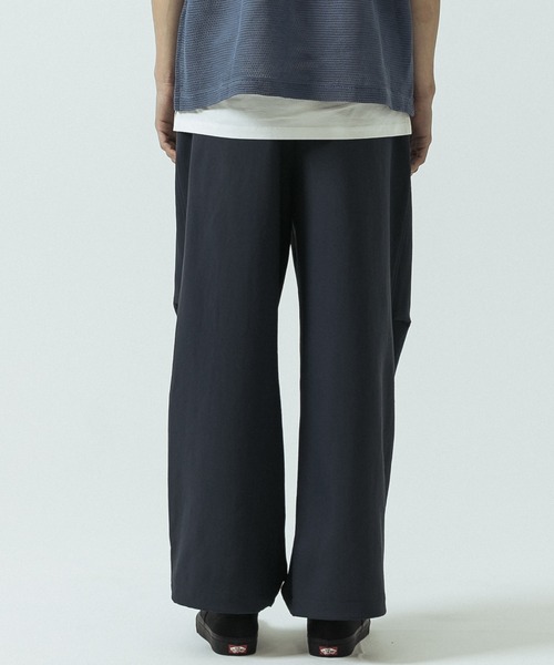 SLICK（スリック）の「【SLICK/スリック】Double Cloth Knee Tuck Over Pants/ダブルフェイスポリエステルツイルニータックパンツ/セットアップ（その他パンツ・メンズ・カーキ/ブラック/チャコールグレー・3/2/1）」の21枚目の写真